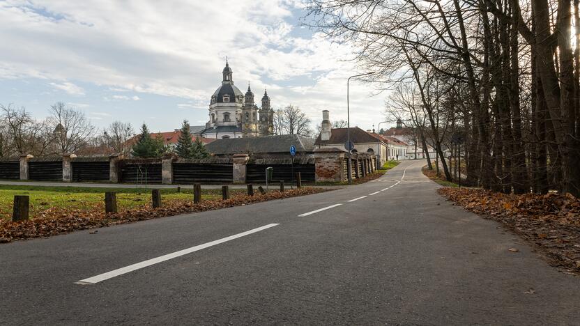 Sąlygos: kelio atkarpa nėra labai judri, tačiau reikalaujanti vairuotojų budrumo. 