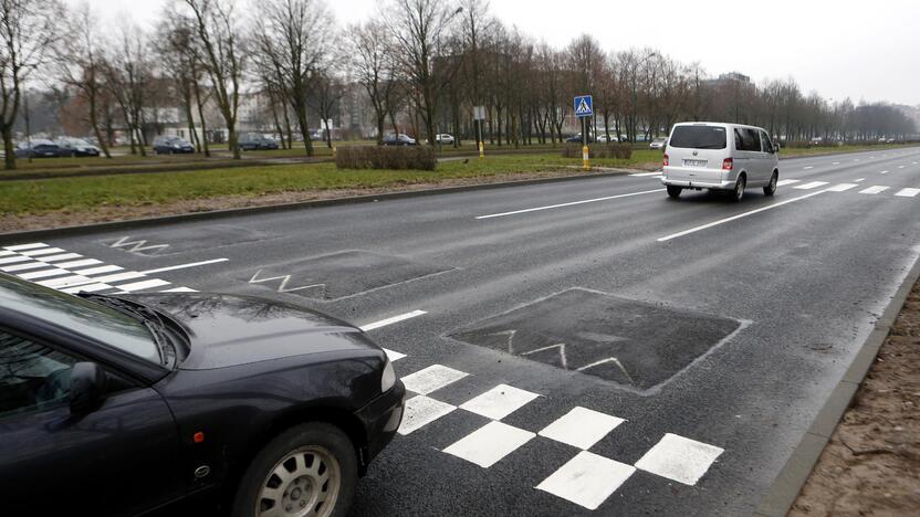 Vertinimas: kai kurių vairuotojų manymu, Baltijos prospekte įrengti nauji greičio slopinimo kalneliai per aukšti.