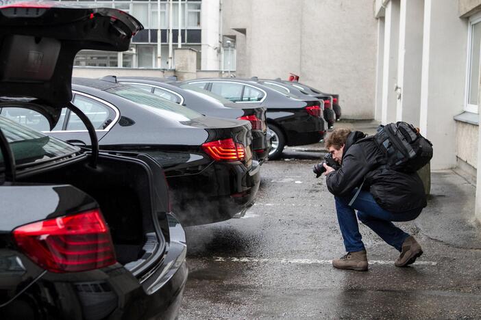 Seime sklando idėja leisti parlamentarams vėl nuomotis automobilius