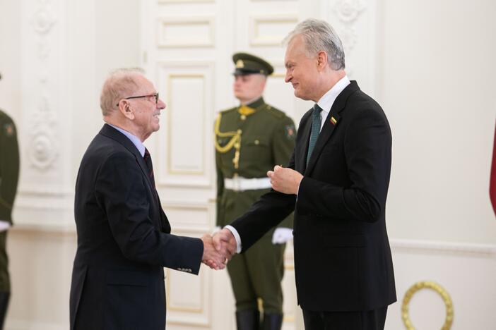 Valstybės apdovanojimų įteikimo ceremonija Lietuvos Prezidento rūmuose