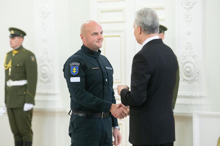 Valstybės apdovanojimų įteikimo ceremonija Lietuvos Prezidento rūmuose