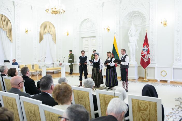 Valstybės apdovanojimų įteikimo ceremonija Lietuvos Prezidento rūmuose