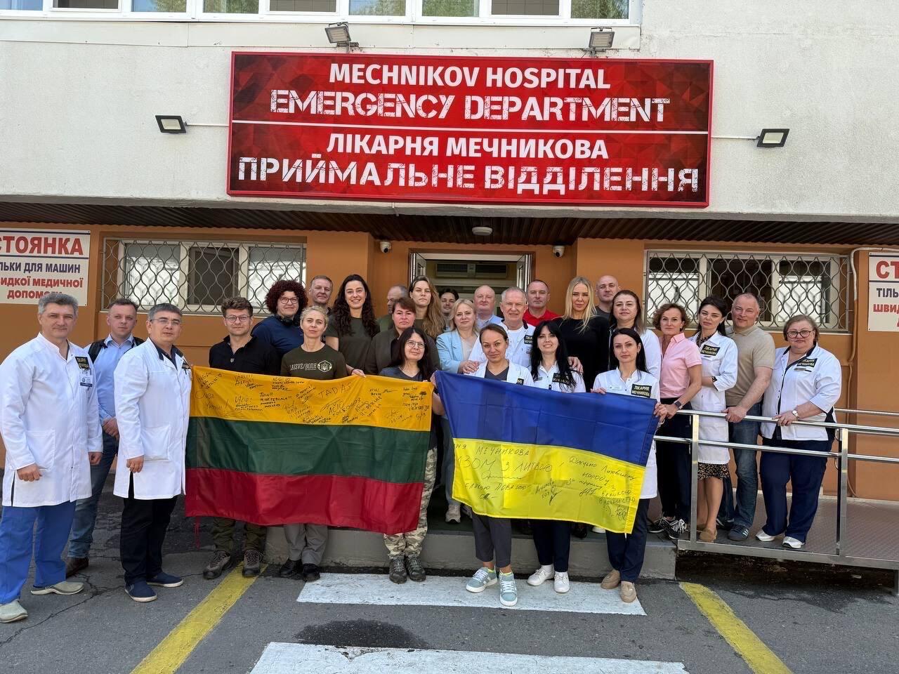 Pajėgos: Kauno klinikų medikai Mečnikovo ligoninėje dvi savaites dirbo tuo pat ritmu kaip ir kolegos ukrainiečiai.