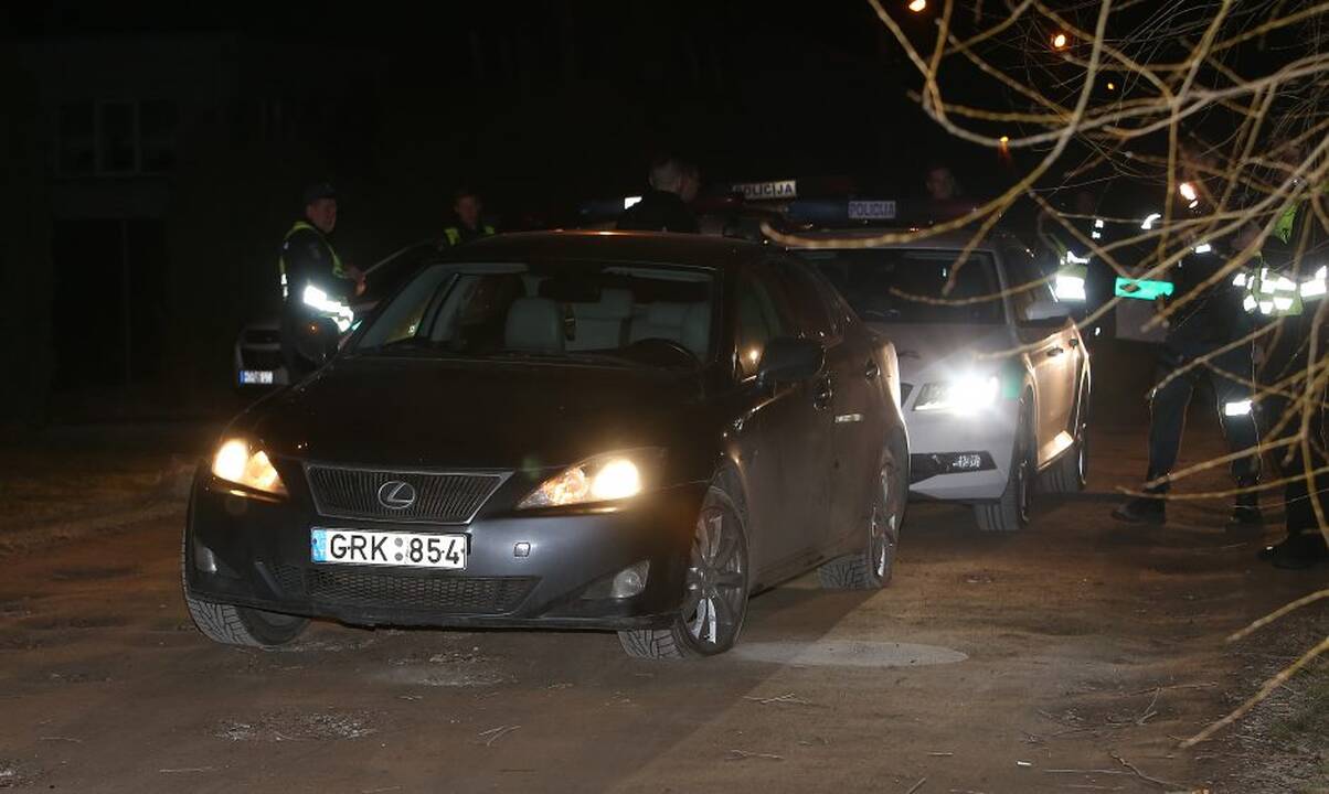 Policijai nestojusio automobilio gaudynės