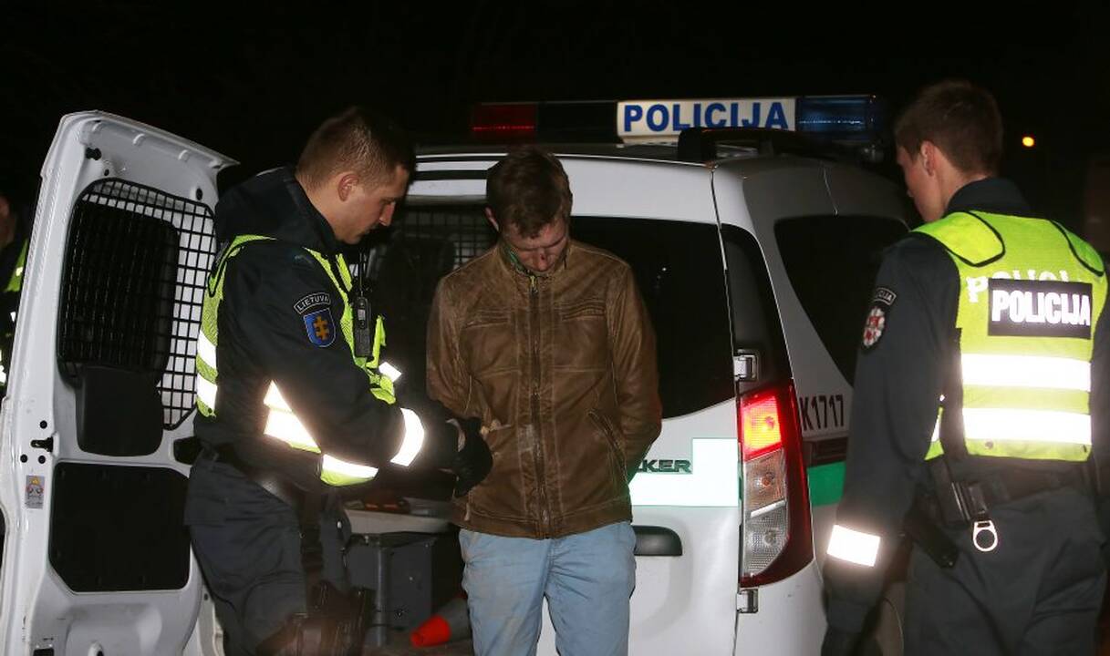Policijai nestojusio automobilio gaudynės