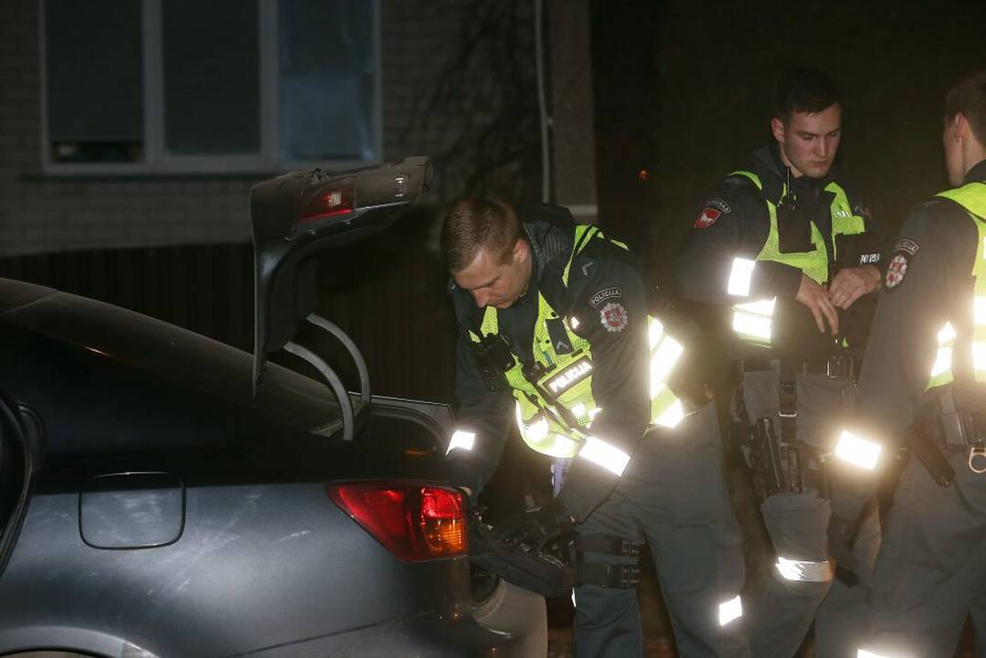 Policijai nestojusio automobilio gaudynės