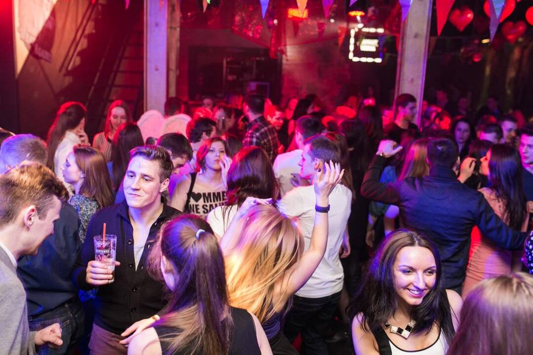 "Tarantino" – pašėlusios romantikos ritmu