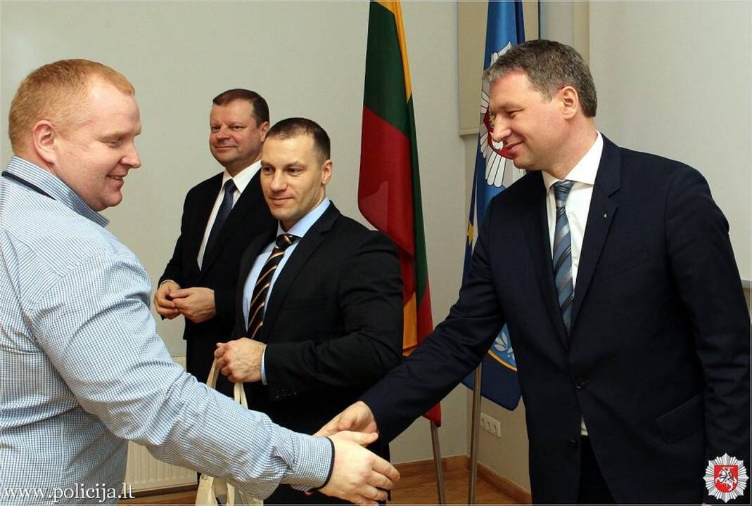 Policijos pareigūnų apdovanojimas