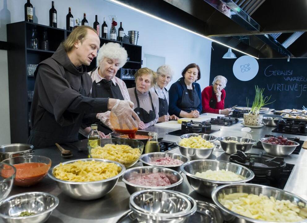 "Čiop Čiop" projektas - šeštadienio pietų gaminimas