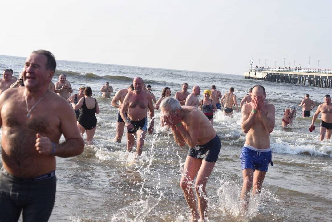 Sveikuoliai paniro į Baltijos jūrą