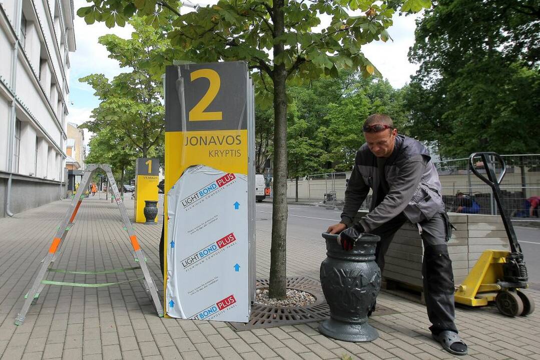 Baigiama įrengti laikinoji autobusų stotis