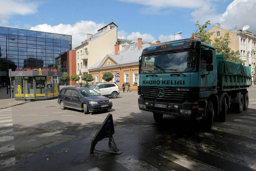 Baigiama įrengti laikinoji autobusų stotis