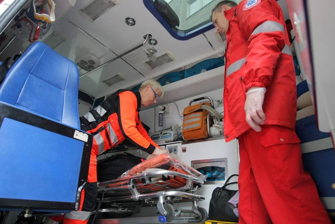 Greitosios pagalbos automobilis visada turi būti parengtas darbui.