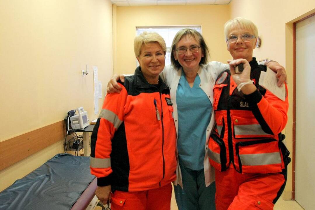 Ligoninės priėmimo skyriuje sutikus buvusią kolegę.