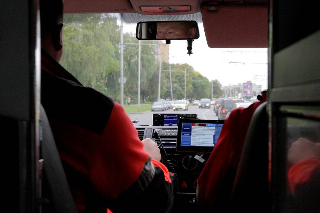 Į iškvietimo vietą važiuoja ta laisva brigada, kuri yra arčiausiai vietos.