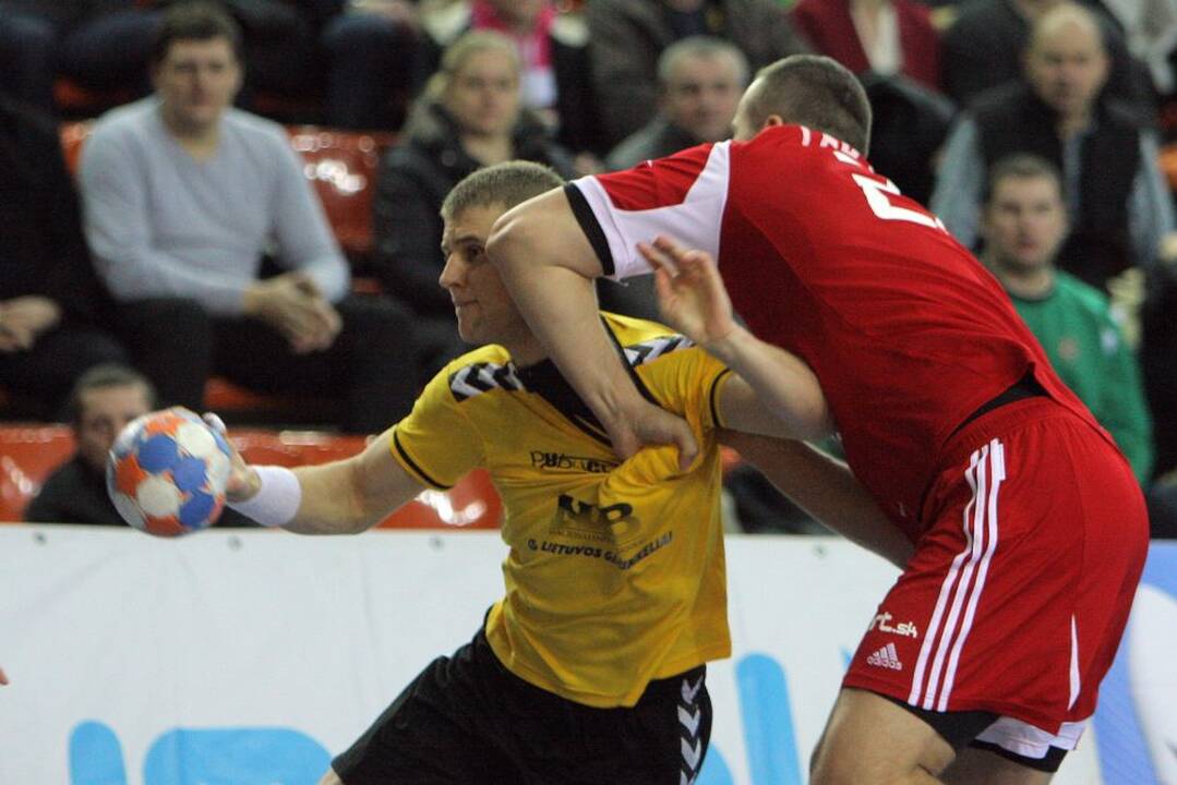 Europos vyrų rankinio čempionato atrankos rungtynėse lietuviai sužaidė lygiosiomis su slovakais.