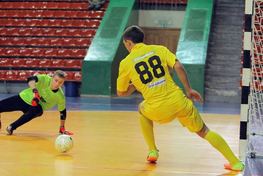 Salės futbolo A lygoje Kauno „Vytis-Zenitas“ 12:2 sutriuškino Mažeikių „VIP“.