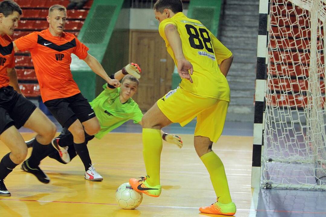 Salės futbolo A lygoje Kauno „Vytis-Zenitas“ 12:2 sutriuškino Mažeikių „VIP“.