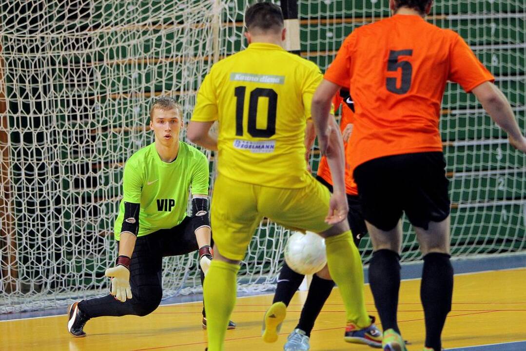 Salės futbolo A lygoje Kauno „Vytis-Zenitas“ 12:2 sutriuškino Mažeikių „VIP“.