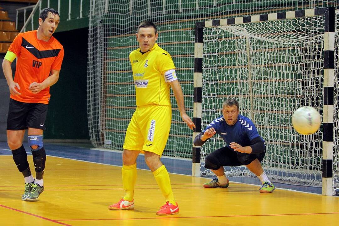 Salės futbolo A lygoje Kauno „Vytis-Zenitas“ 12:2 sutriuškino Mažeikių „VIP“.