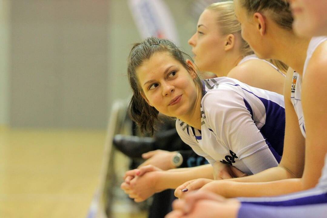 Lietuvos moterų krepšinio lygos ketvirtfinalis Kauno r. „Hoptrans-Sirenos“ – Klaipėdos „Fortūna“ 70:58.
