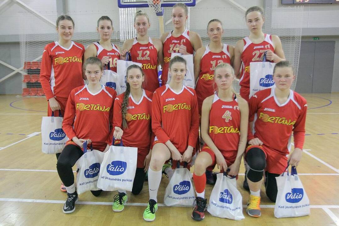 Lietuvos moterų krepšinio lygos ketvirtfinalis Kauno r. „Hoptrans-Sirenos“ – Klaipėdos „Fortūna“ 70:58.