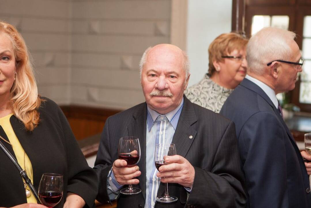 Atidarymo vakaras
