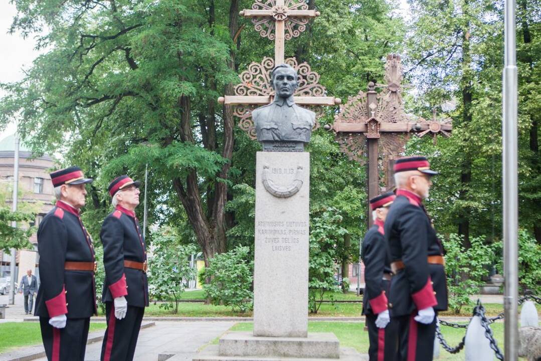 Valstybės dienos minėjimas prie Karo muziejaus