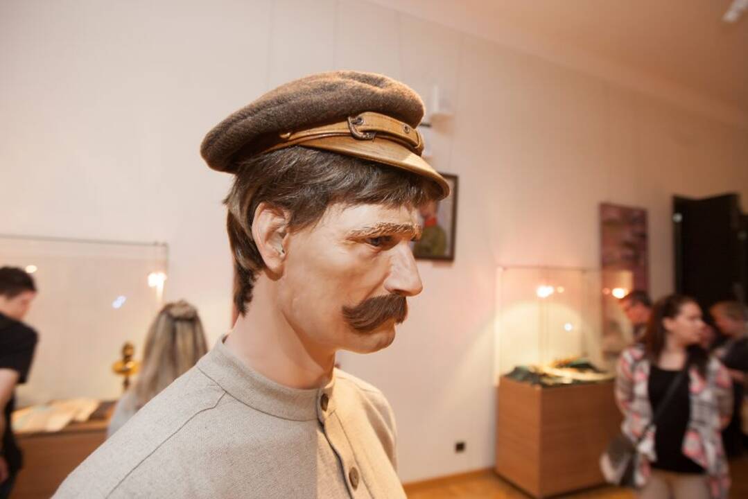 Parodos „Dvarų relikvijos pasakoja... Nuo kovų iki kovų“ atidarymas 