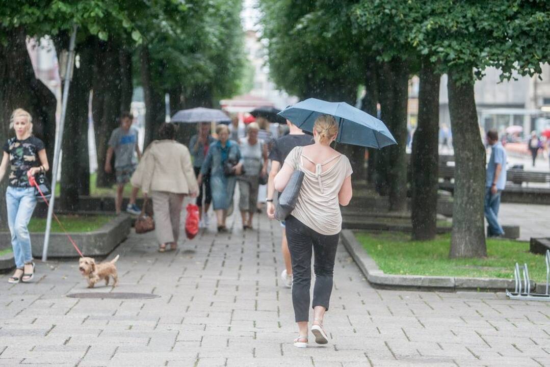 Lietus nuplovė Laisvės alėją