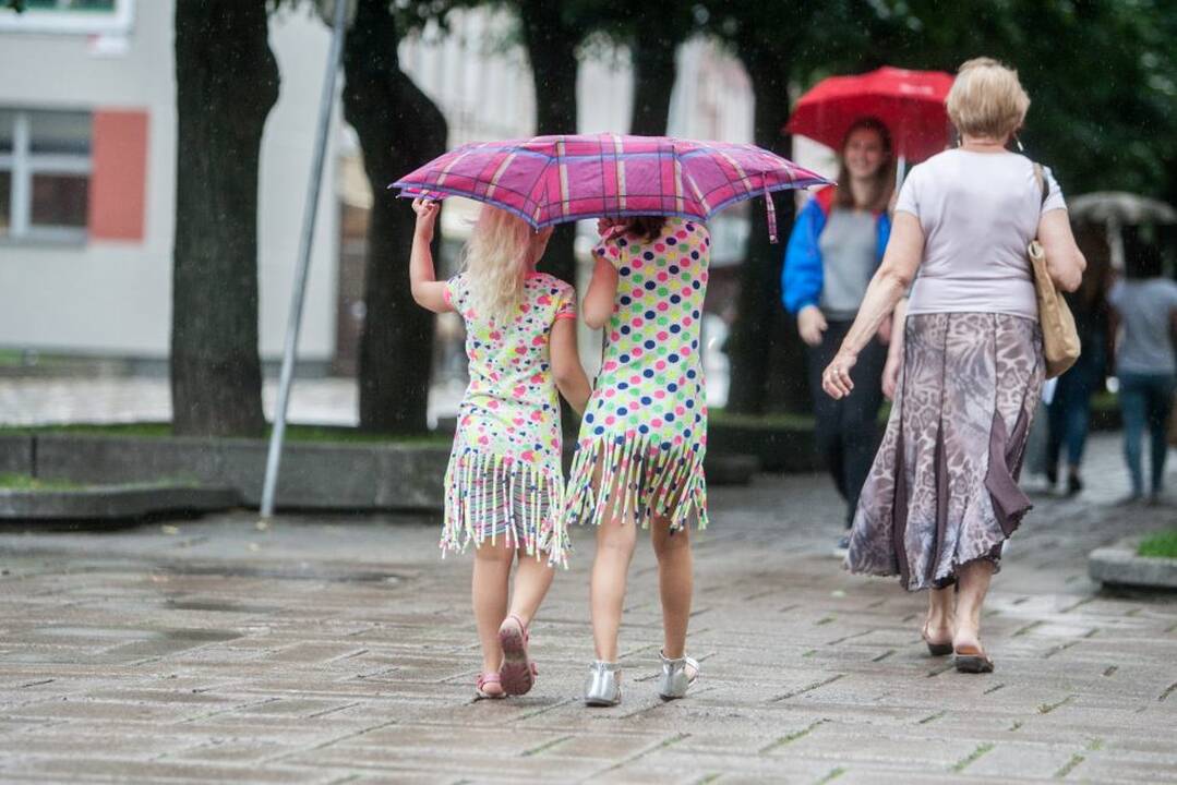 Lietus nuplovė Laisvės alėją