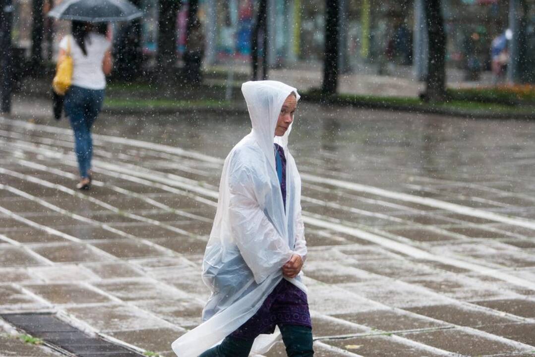 Lietus nuplovė Laisvės alėją