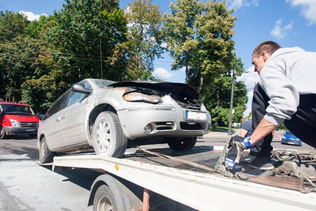 Sudegęs automobilis