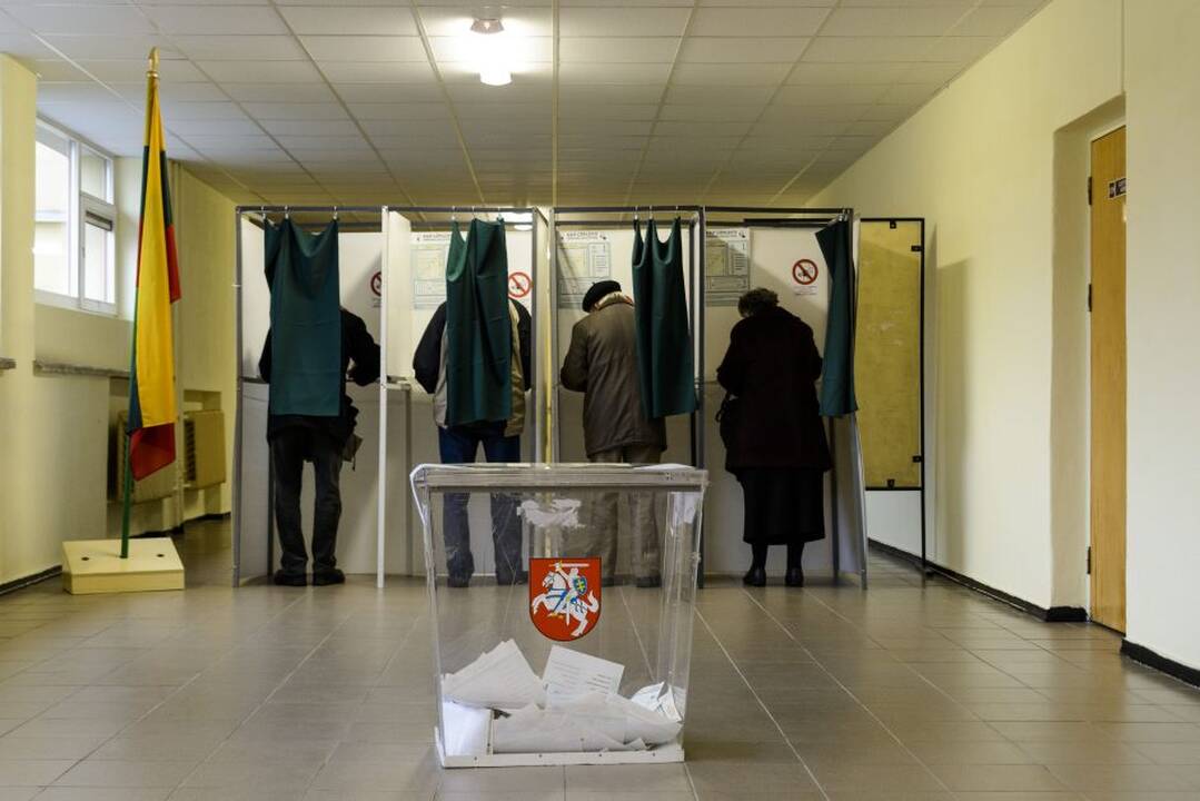 Kauniečiai balsuoja aktyviai