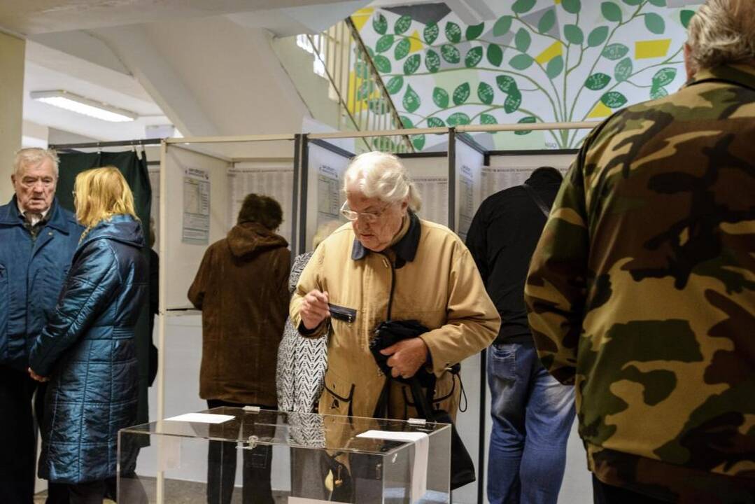 Kauniečiai balsuoja aktyviai