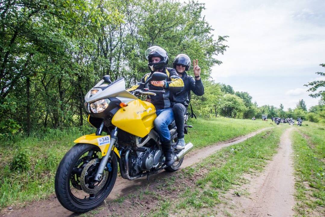 Mototuristai