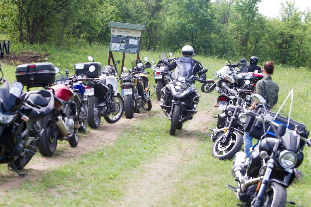 Mototuristai