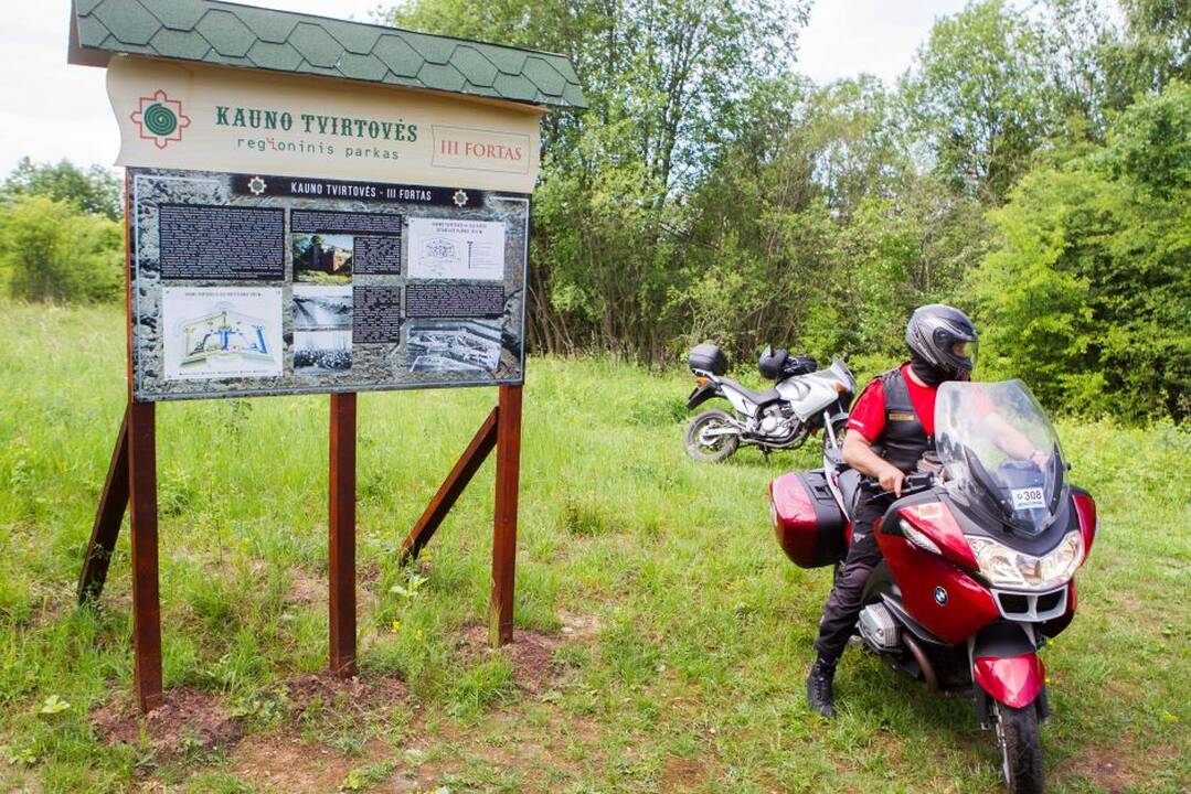 Mototuristai