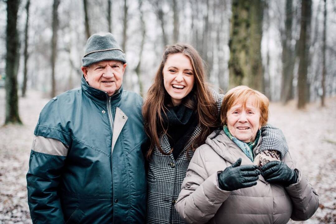 Ieva Zasimauskaitė (viduryje)