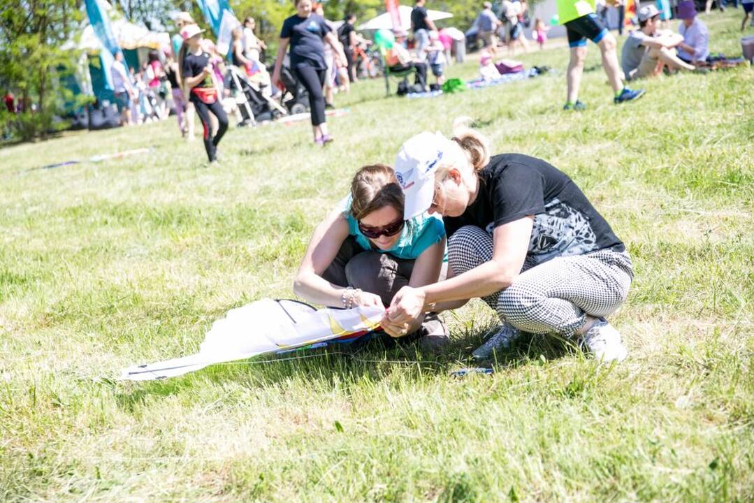 Aitvarų festivalis „Tarp žemės ir dangaus“