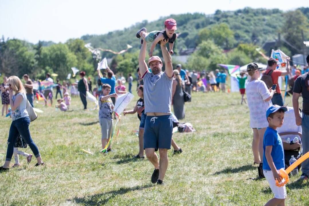 Aitvarų festivalis „Tarp žemės ir dangaus“