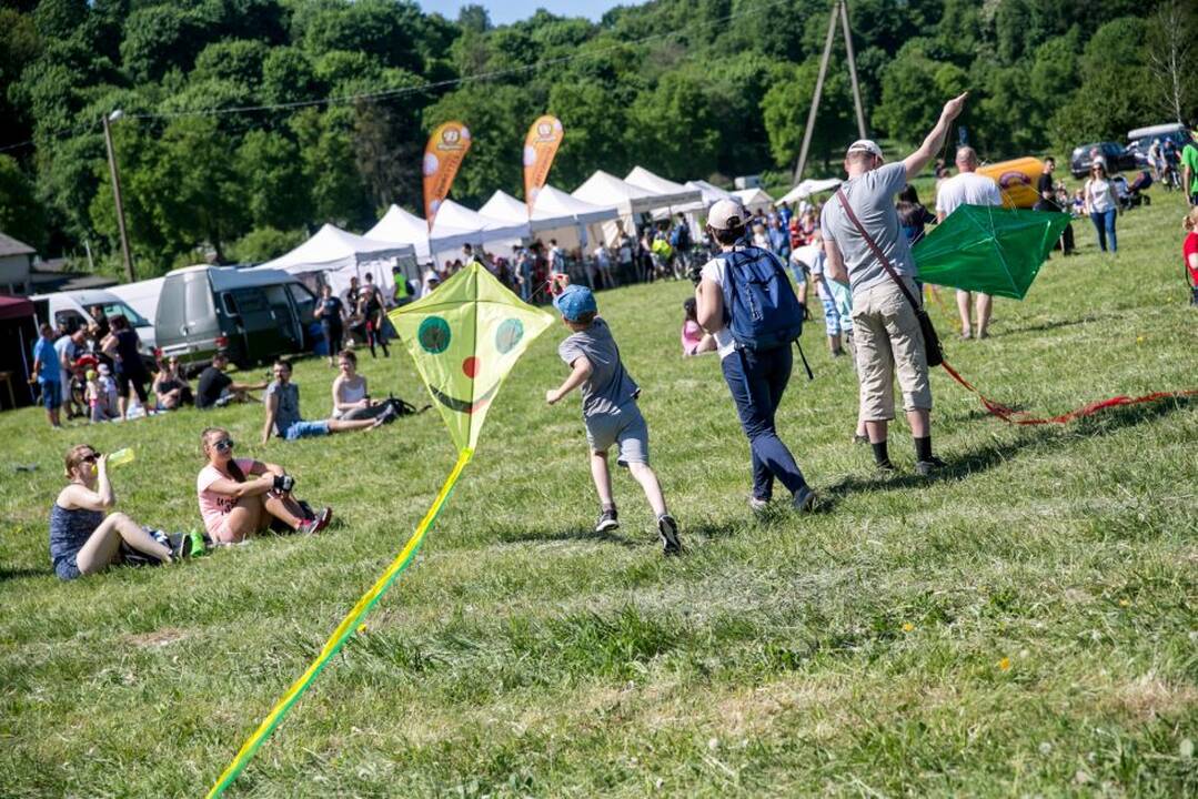 Aitvarų festivalis „Tarp žemės ir dangaus“