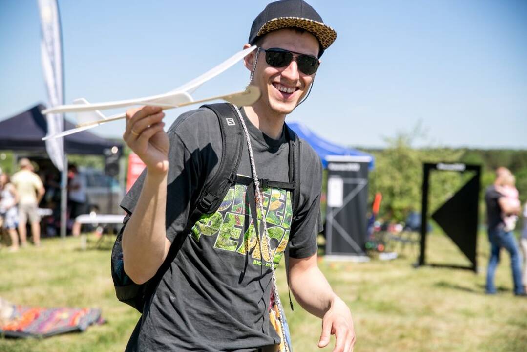 Aitvarų festivalis „Tarp žemės ir dangaus“