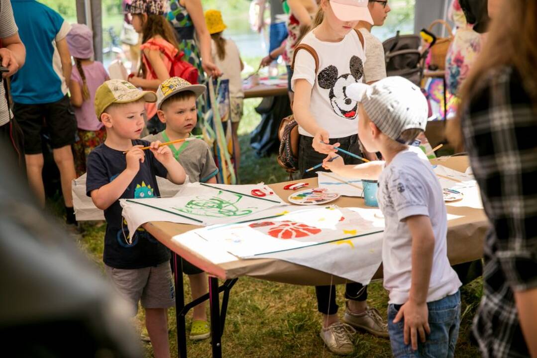 Aitvarų festivalis „Tarp žemės ir dangaus“