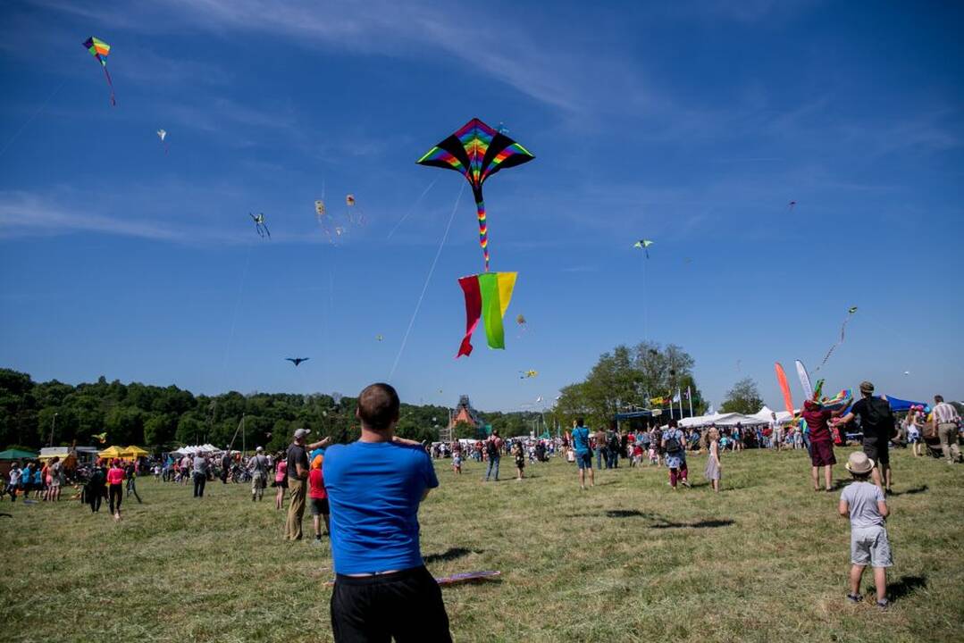 Aitvarų festivalis „Tarp žemės ir dangaus“
