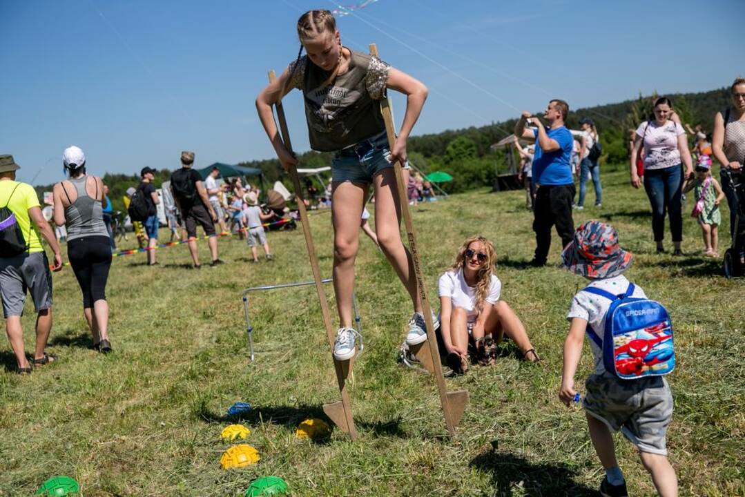 Aitvarų festivalis „Tarp žemės ir dangaus“