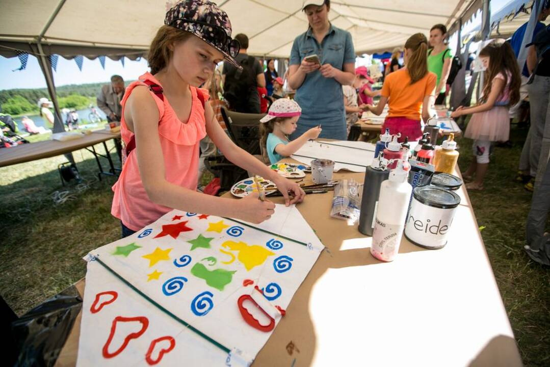 Aitvarų festivalis „Tarp žemės ir dangaus“