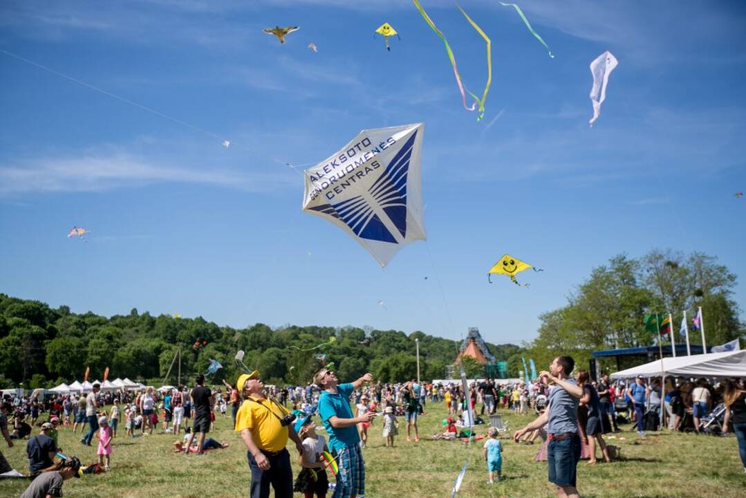 Aitvarų festivalis „Tarp žemės ir dangaus“