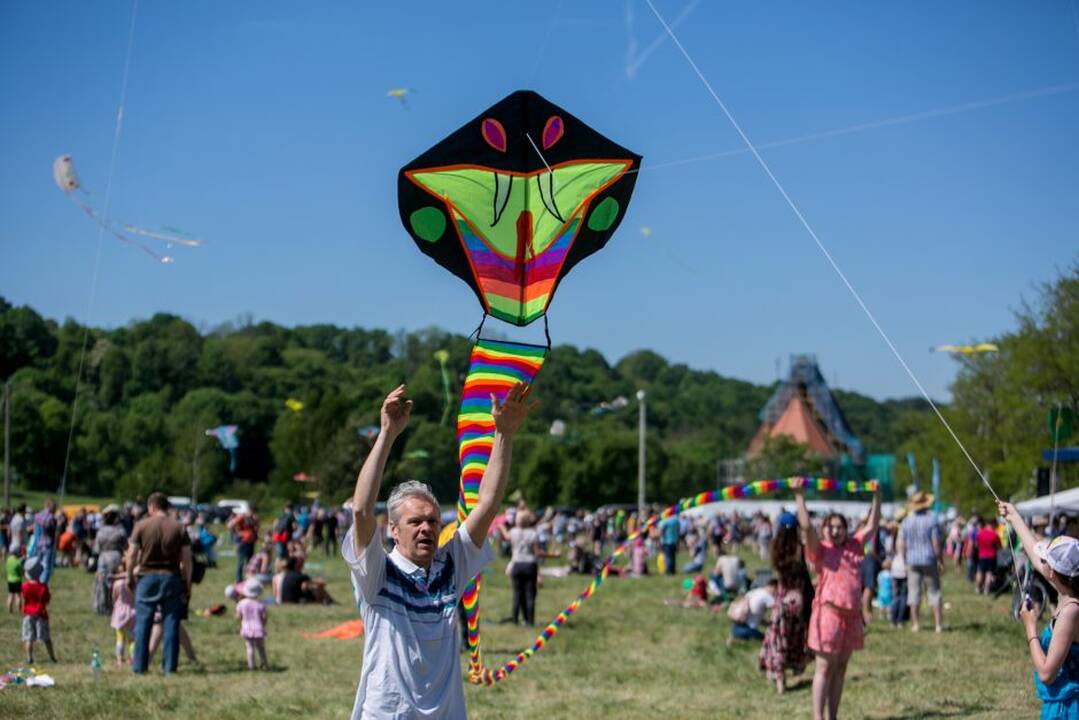 Aitvarų festivalis „Tarp žemės ir dangaus“