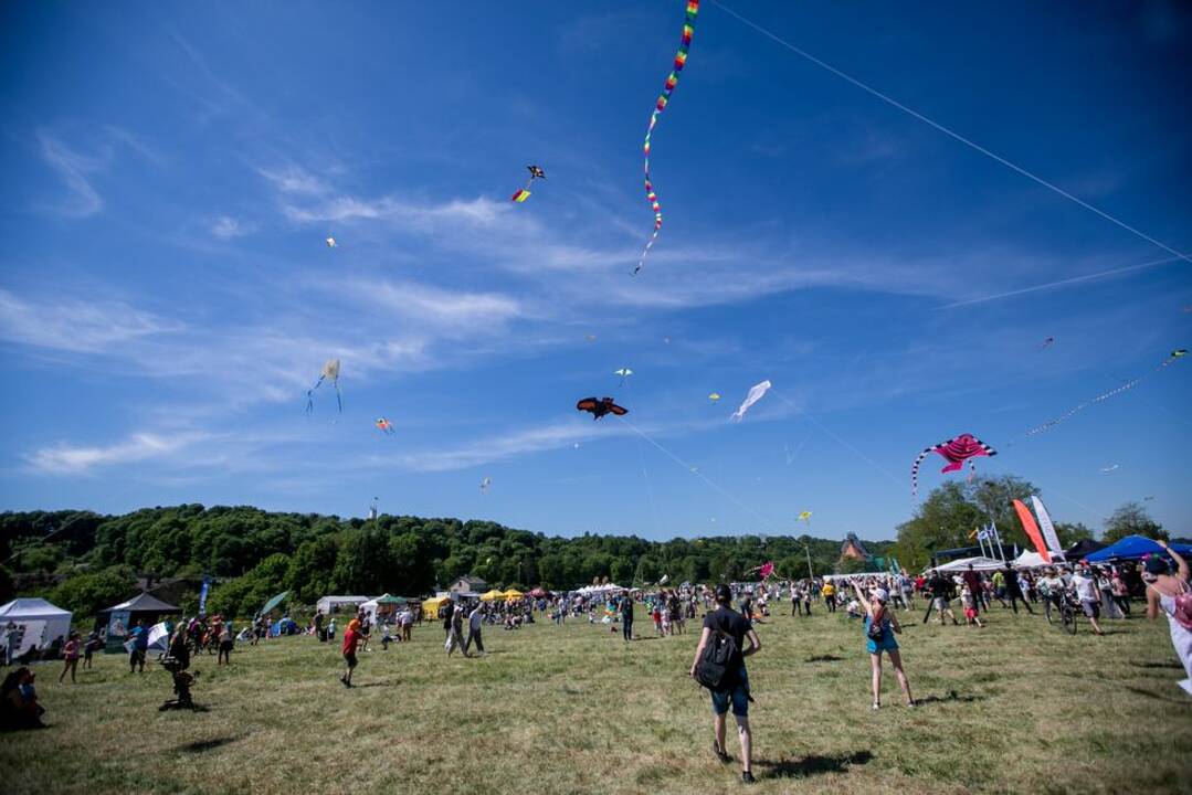Aitvarų festivalis „Tarp žemės ir dangaus“